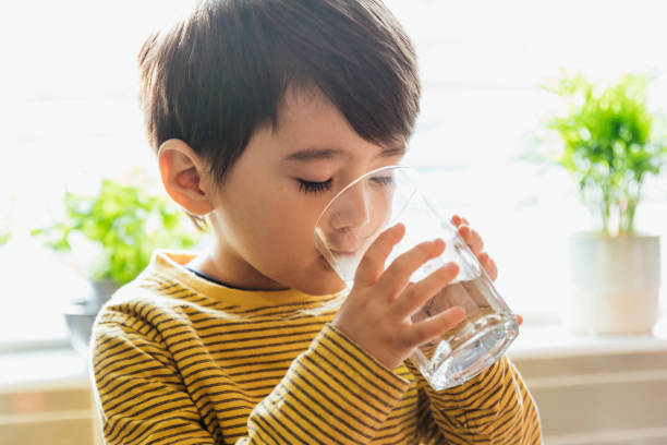 Cukup Minum Air Bisa Jadi Cara Percepat Penyembuhan Batuk Anak