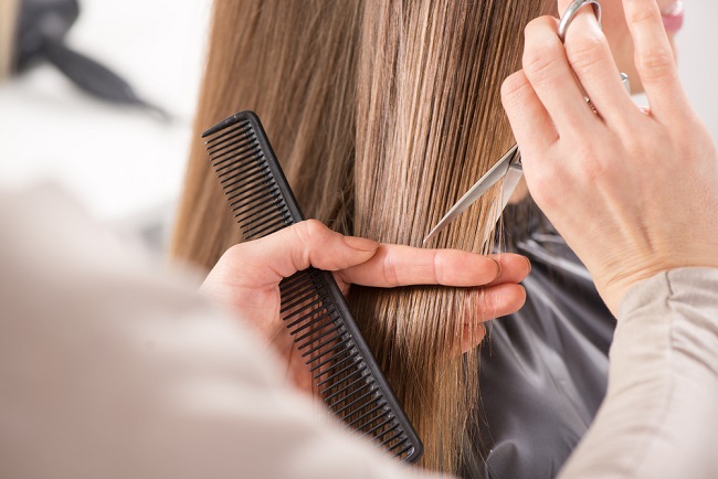 Mitos dan Fakta Seputar Gunting Rambut